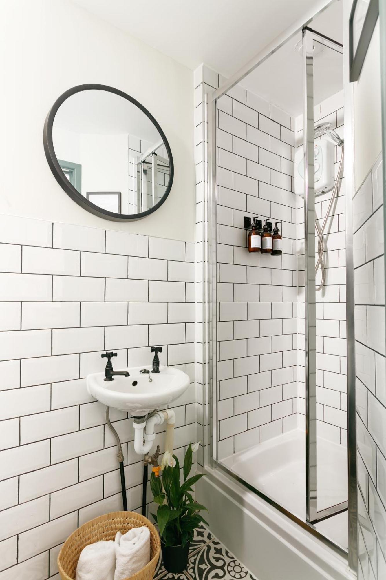 New Luxury For 2024 - Central Plymouth House - Sleeps 10 - Access To Plymouth Town - Close To The Barbican - Pets Welcome - Parking Available - By Luxe Living By Sophia Exterior foto