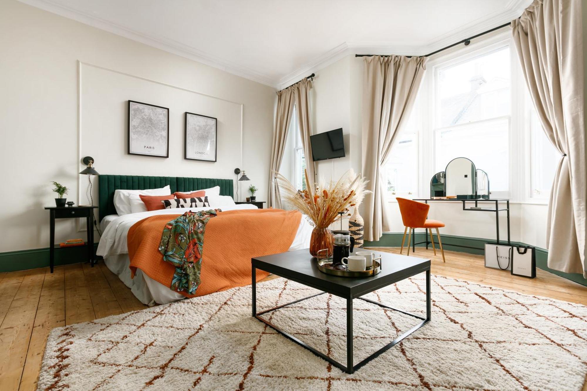 New Luxury For 2024 - Central Plymouth House - Sleeps 10 - Access To Plymouth Town - Close To The Barbican - Pets Welcome - Parking Available - By Luxe Living By Sophia Exterior foto